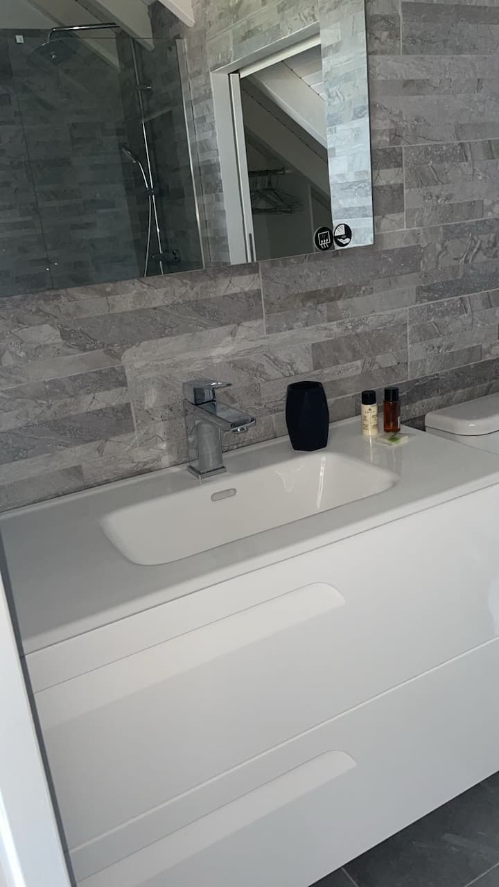 Première salle de bain de la Villa Outaouis